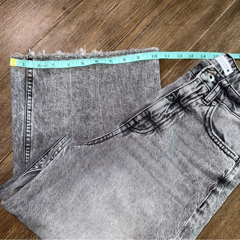 ZARA jeans High Rise Wide Leg Cropped Grey Black Raw Hem
